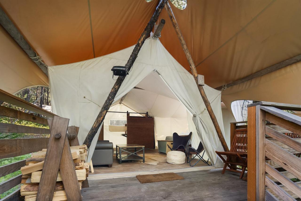 Under Canvas Glacier Coram Buitenkant foto