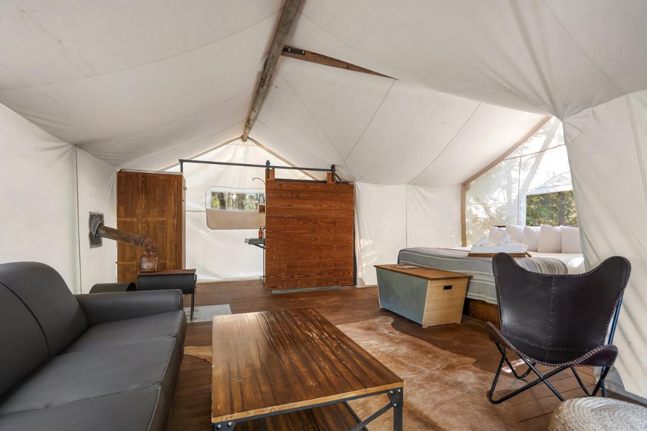 Under Canvas Glacier Coram Buitenkant foto
