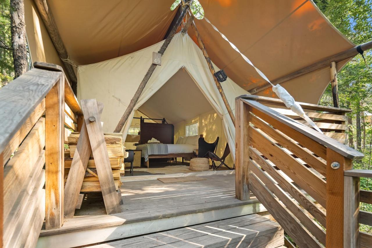 Under Canvas Glacier Coram Buitenkant foto