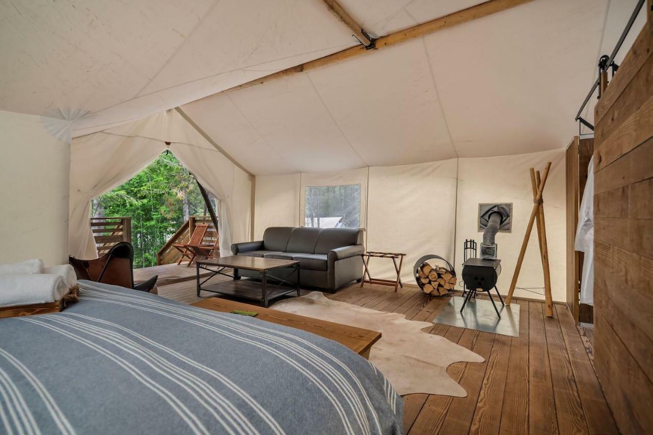 Under Canvas Glacier Coram Buitenkant foto